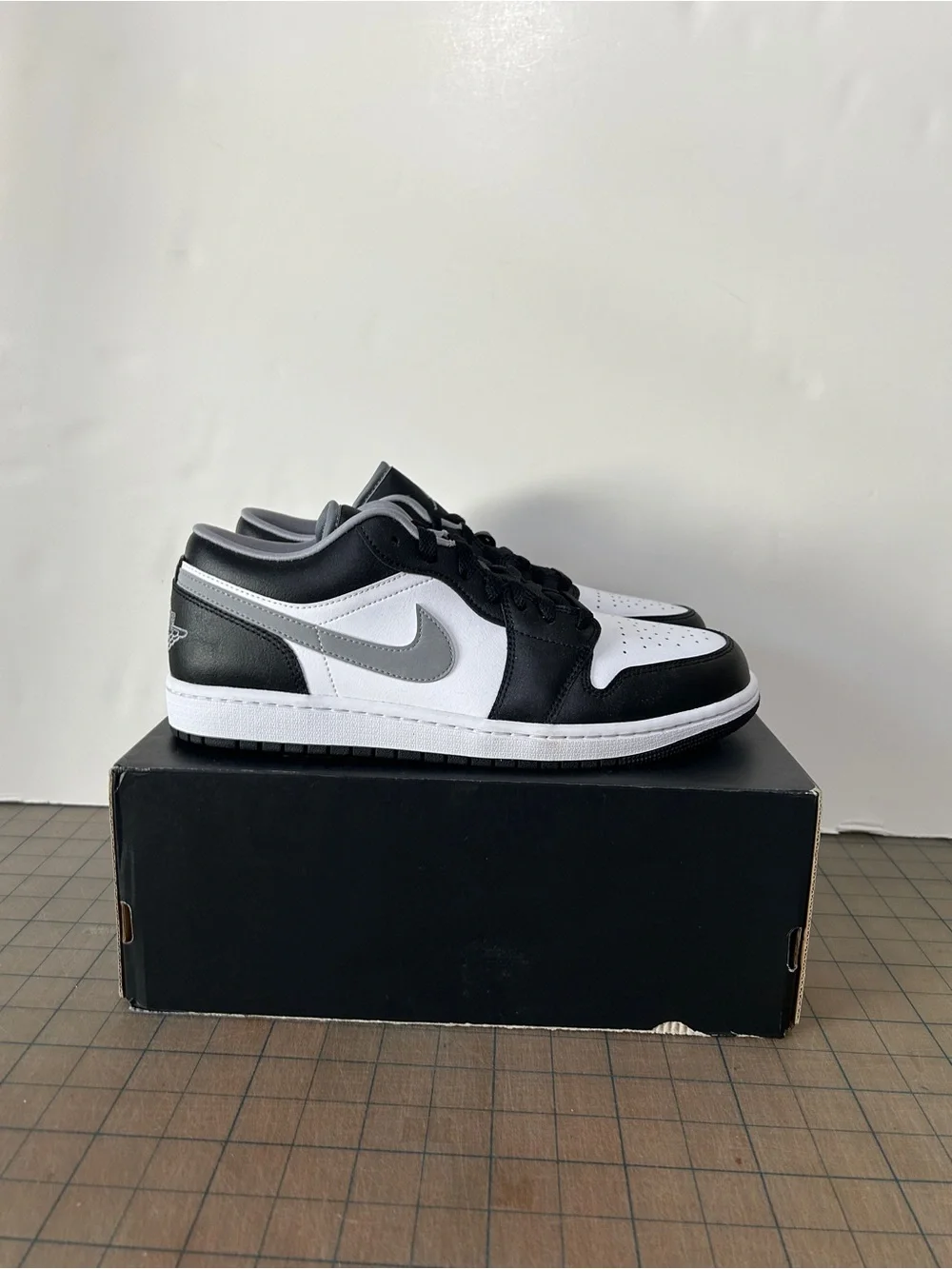 Air Jordan 1 Low ‘Black Medium Grey’